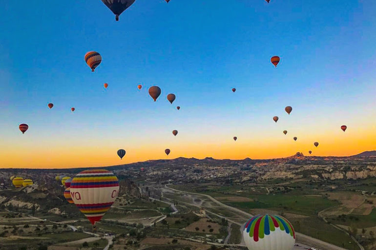 كيفية الوصول إلى كابادوكيا 2025: دليل النقل والسياحة